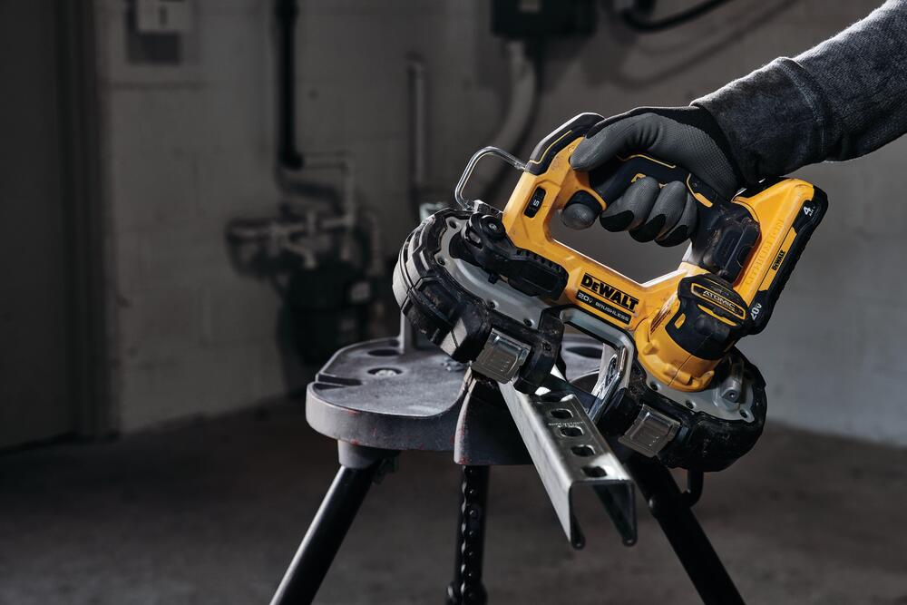 DEWALT DCS377Q1 ATOMIC 20V MAX* Brushless Cordless 1-3/4 in. Compact Bandsaw Kit - 6