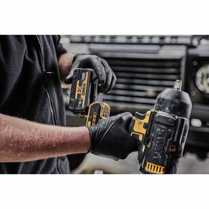 DeWalt DCF900GP2 20V MAX* XR 1/2 In. High Torque Impact Wrench with Hog Ring Anvil with (2) Oil-Resistant 5.0 Ah Batteries and Charger Kit - 12