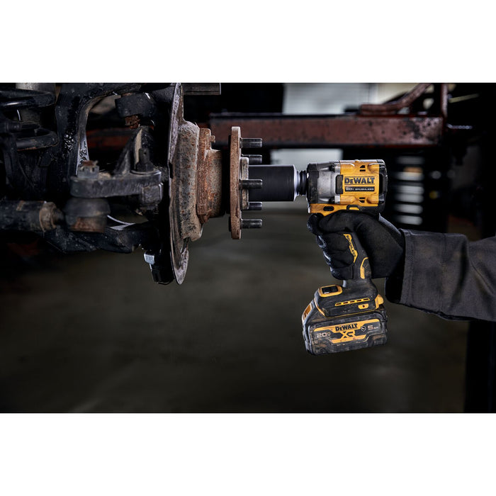 DeWalt DCF923P2 ATOMIC 20V MAX* 3/8 in. Cordless Impact Wrench with Hog Ring Anvil Kit - 9