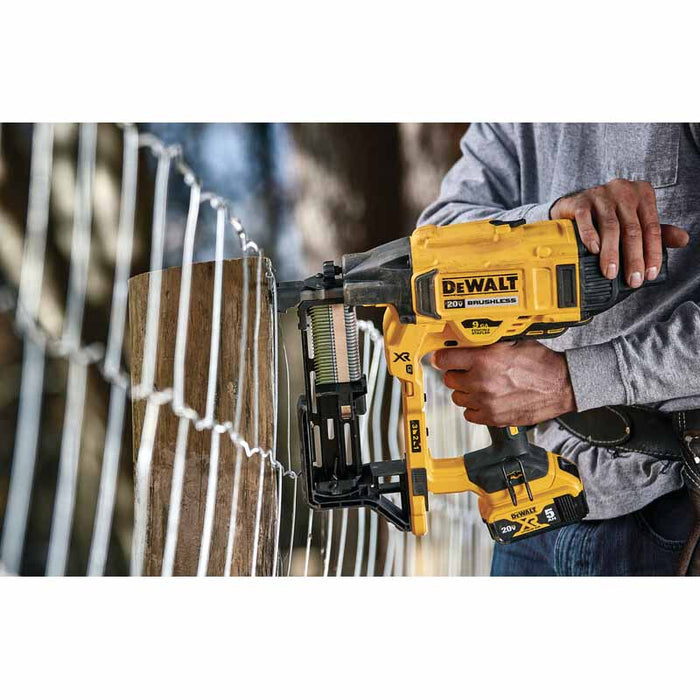 DeWalt DCFS950P2 20V MAX* 9GA Fencing Stapler Kit - 6