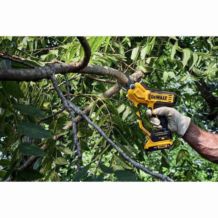 DeWalt DCPR320B 20V MAX* 1-1/2 in. Cordless Pruner (Tool Only) - 6