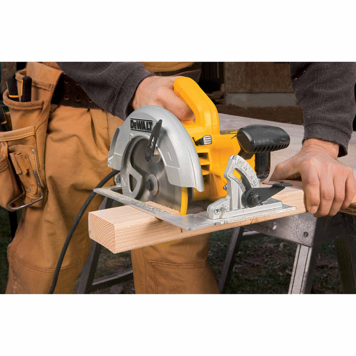 DeWalt DWE575 7-1/4" 15 Amp Lightweight Circular Saw - 9