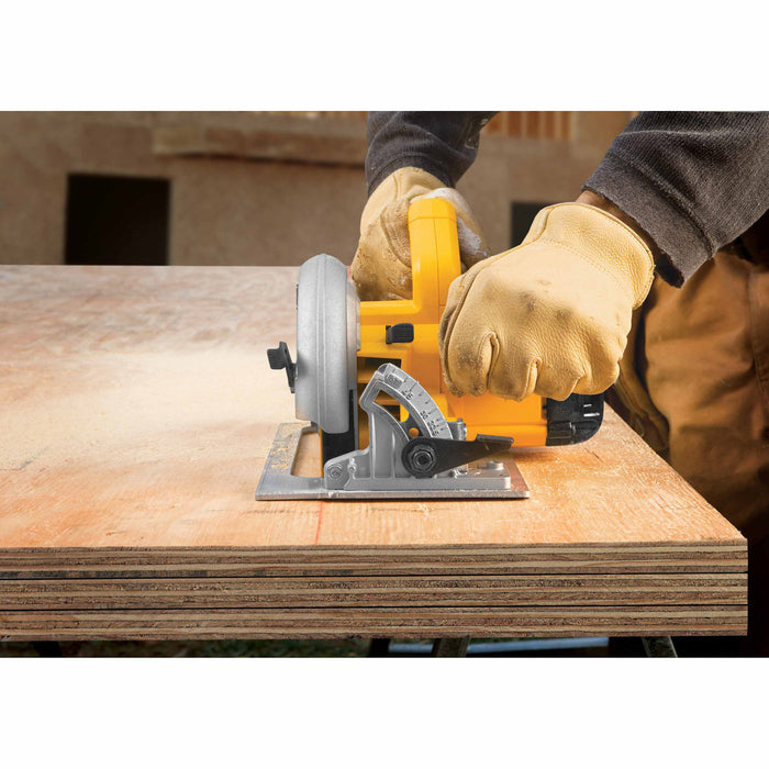 DeWalt DWE575 7-1/4" 15 Amp Lightweight Circular Saw - 10