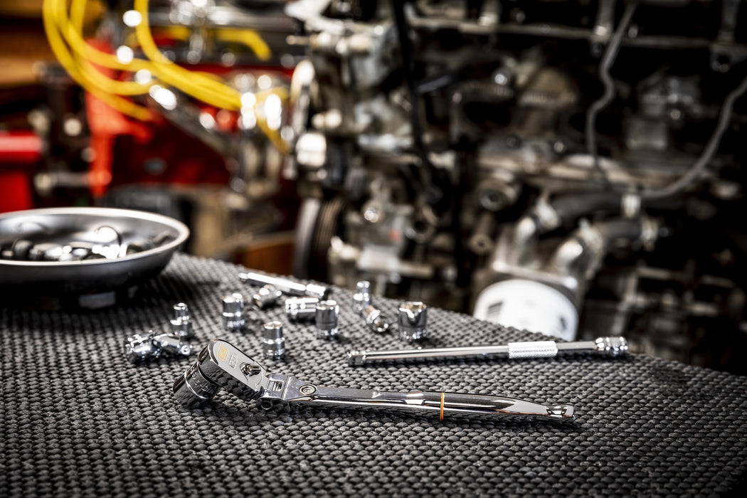 GearWrench 81391 14 Pc. 1/4" Drive 120XP Locking Flex Head Ratchet and 6 Point SAE Stubby Socket Mechanics Tool Set - 11