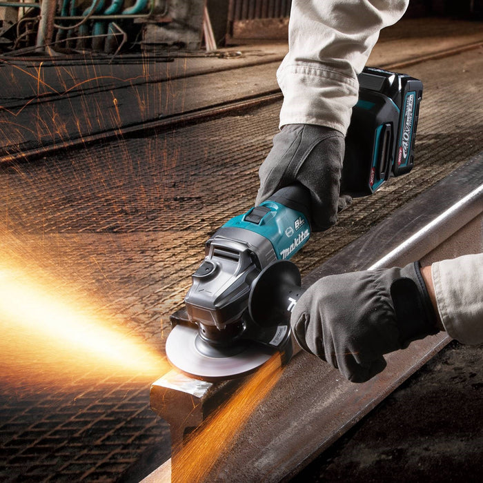 Makita GAG01M1 40V max XGT® 4-1/2” / 5" Angle Grinder Kit - 4