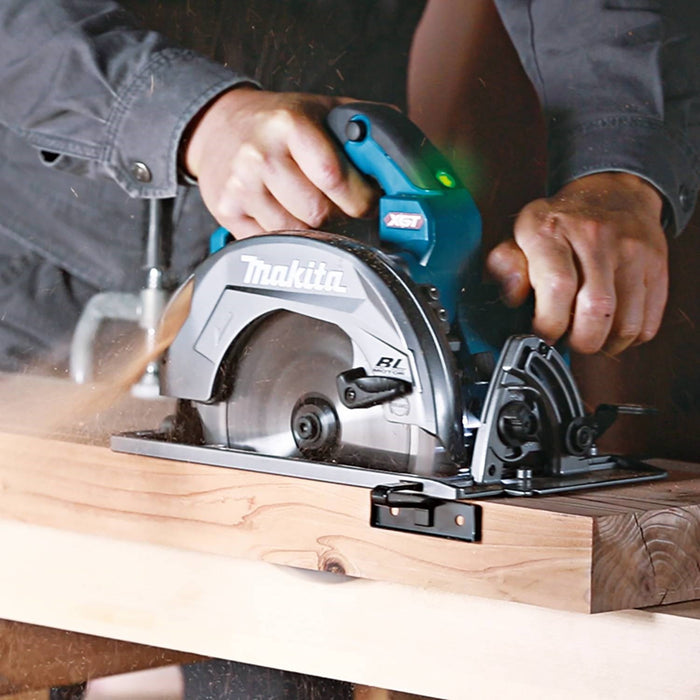 Makita GSH01M1 40V max XGT® 7-1/4" Circular Saw Kit, AWS® Capable, 4.0Ah