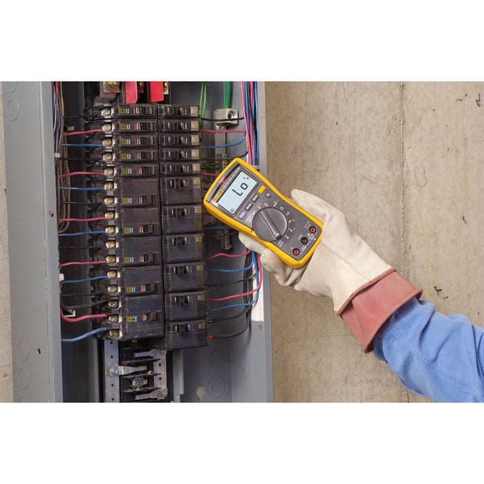 Fluke 2538815 117 Electrician's True RMS Digital Multimeter with Non-Contact Voltage Detection