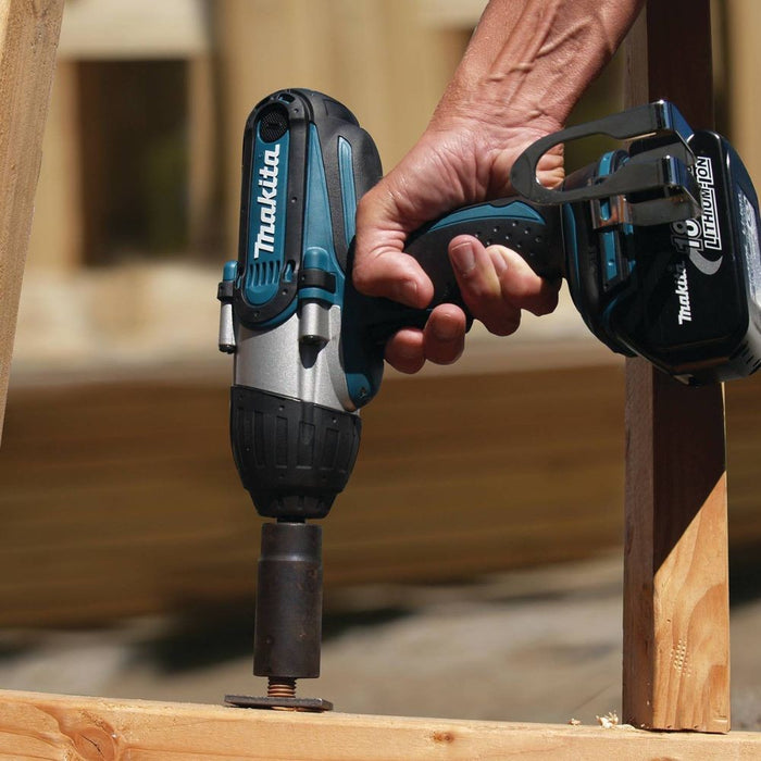 Makita XWT04S1 18V LXT Lithium-Ion Cordless 1/2" Sq. Drive Impact Wrench Kit, rev., rocker switch, L.E.D. Light, bag, with one battery (3.0Ah)