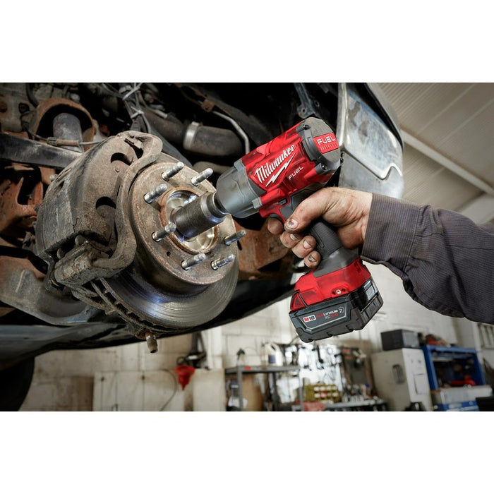 Milwaukee 2767-22R M18 FUEL High Torque 1/2" Impact Wrench with Friction Ring Kit